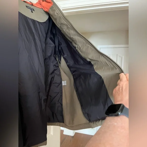 Universal Standard Women’s Puffer in Size 22-24 (Large in Universal Standard) - Picture 9 of 13